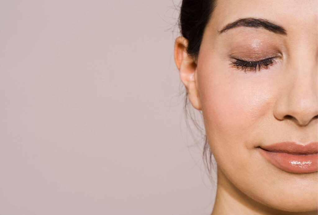 Cómo eliminar las ojeras amarillentas, vasculares y oscuras: el protocolo de Alisa Beauty